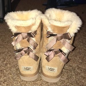 Bailey Bow UGG Boots Size 8